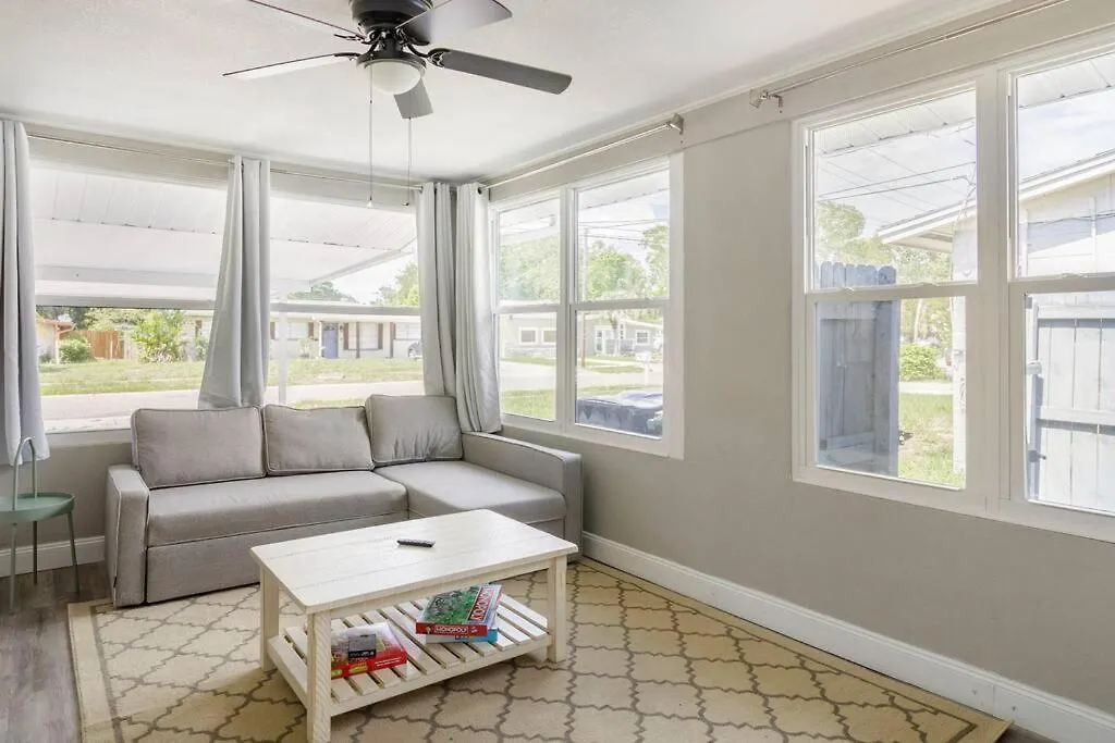3 Bedroom S Tampa House W Enclosed Patio 0*,
